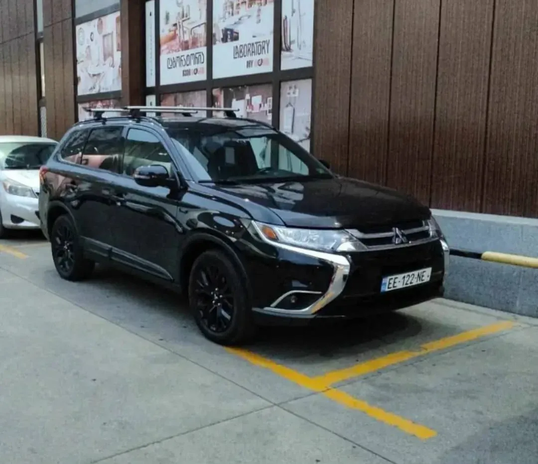 Mitsubishi Outlander 2017 — تأجير سيارات في جورجيا، Cartome