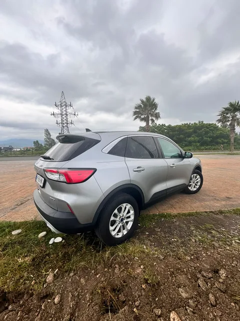 Ford Escape — 4