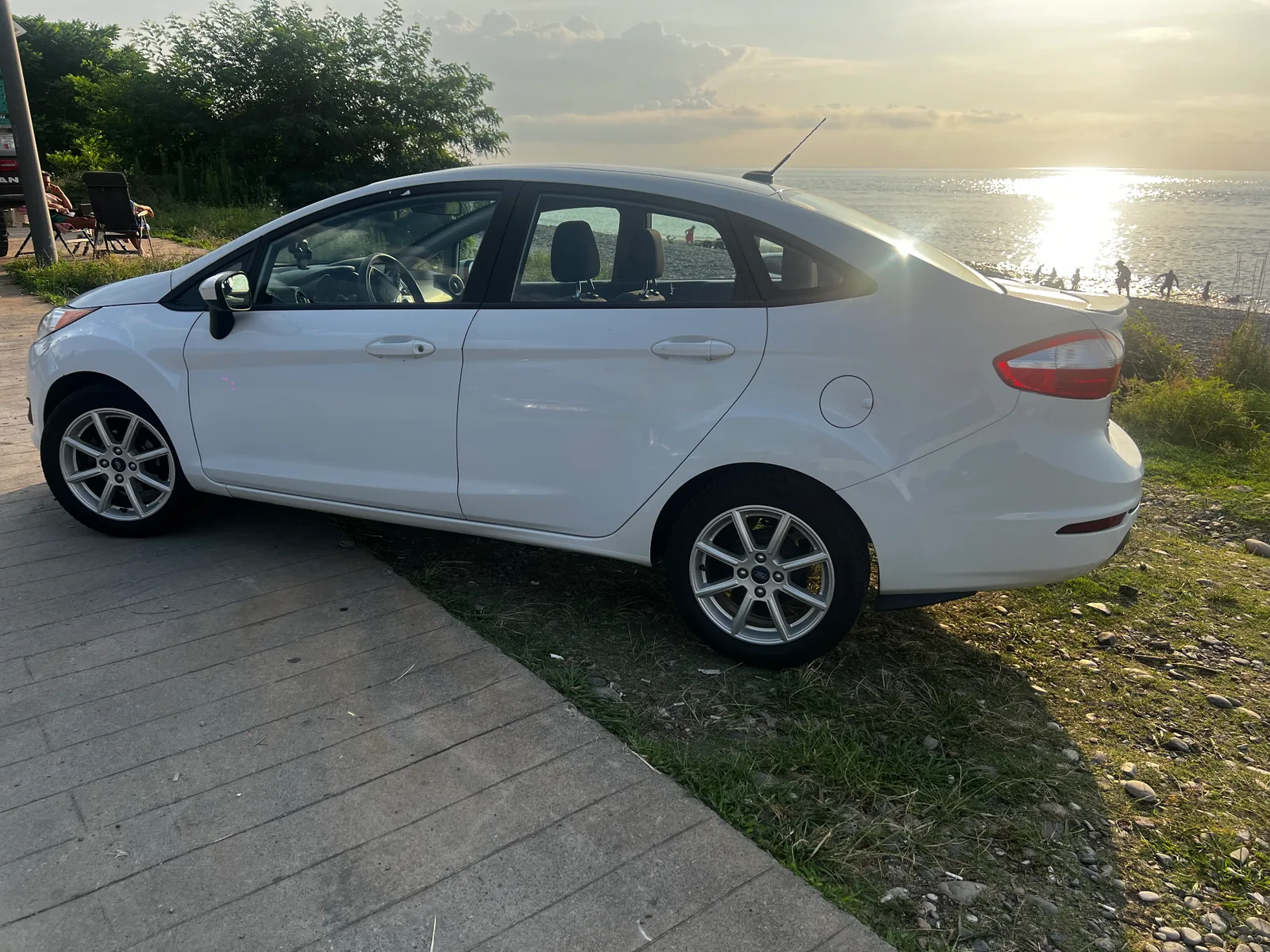 Ford Fiesta 2019 — Gürcistan'da araç kiralama, Cartome